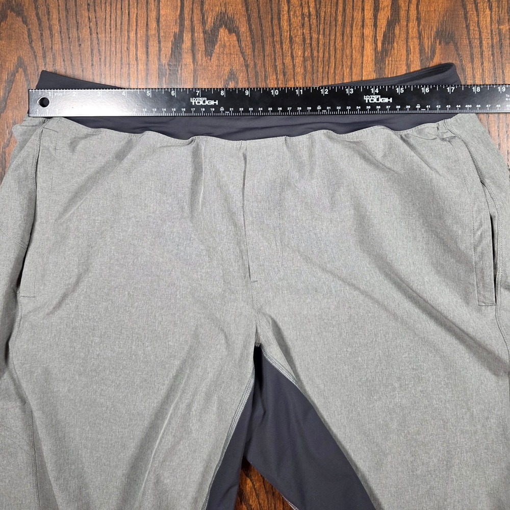 Lululemon T.H.E. Shorts Mens XL Gray Black Linerless 9 Inseam Training Gym - Picture 4 of 6